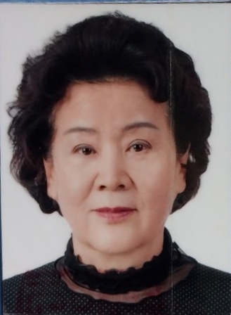 輱 